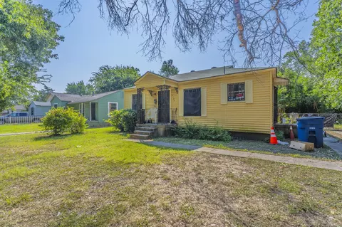 2646 Scotland Dr, Dallas, TX 75216