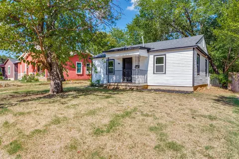 2013 Daniel St, Fort Worth, TX 76104