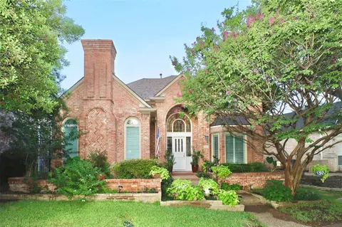 5414 Preston Fairways Cir, Dallas, TX 75252