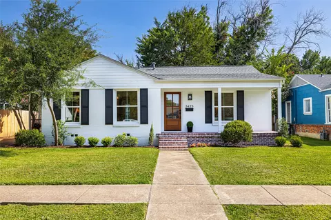 3425 Cloer Dr, Fort Worth, TX 76109
