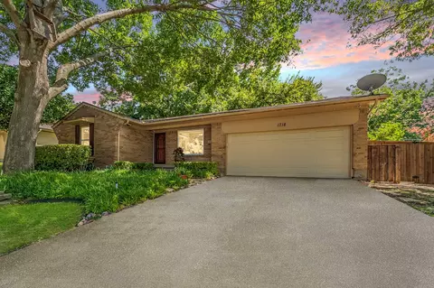 1718 Millmar Cir, Dallas, TX 75228