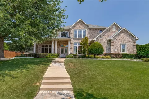 811 Lady Of The Lake Blvd, Lewisville, TX 75056