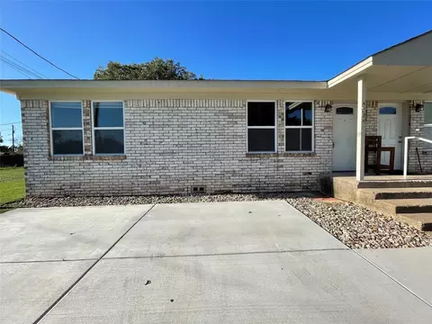 4504-4506 Eastview Ct, Granbury, TX 76049