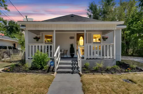 208 Henry St, Waxahachie, TX 75165