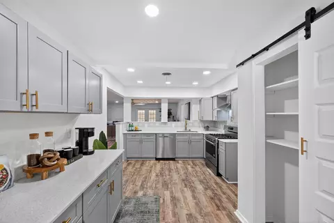 5324 Grovewood St, Dallas, TX 75210