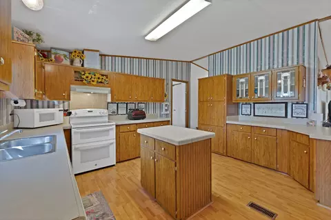 9740 County Road 2403, Tool, TX 75143 photo 6