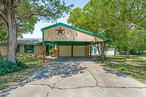 328 Heritage Trl, Granbury, TX 76048