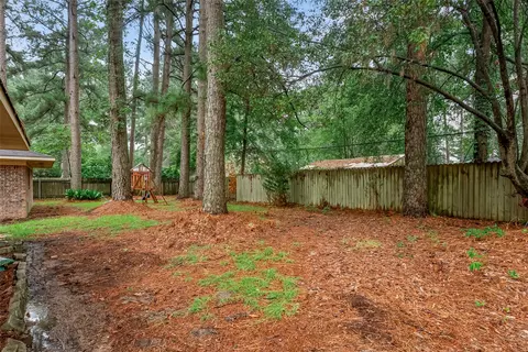 Exterior - 1402 N Acres Cir, Springhill, LA 71075 photo 4 of 6