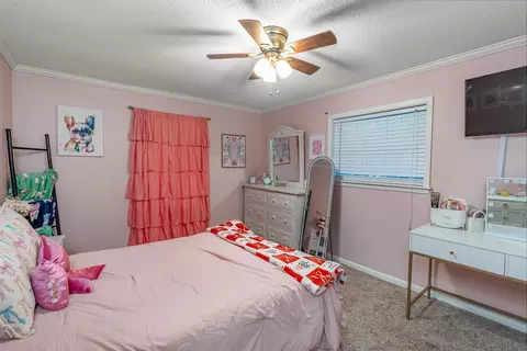 Bedroom - 1402 N Acres Cir, Springhill, LA 71075 photo 7 of 8