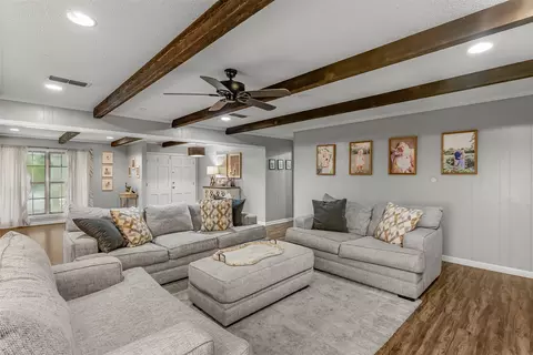 Living - 1402 N Acres Cir, Springhill, LA 71075 photo 5 of 5