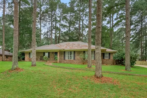 Exterior - 1402 N Acres Cir, Springhill, LA 71075 photo 2 of 6