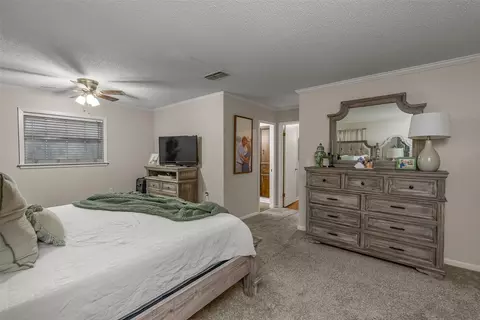 Bedroom - 1402 N Acres Cir, Springhill, LA 71075 photo 2 of 8