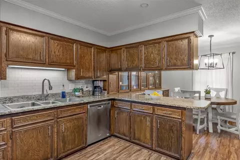 Kitchen - 1402 N Acres Cir, Springhill, LA 71075 photo 1 of 4