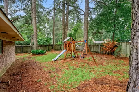 Exterior - 1402 N Acres Cir, Springhill, LA 71075 photo 5 of 6
