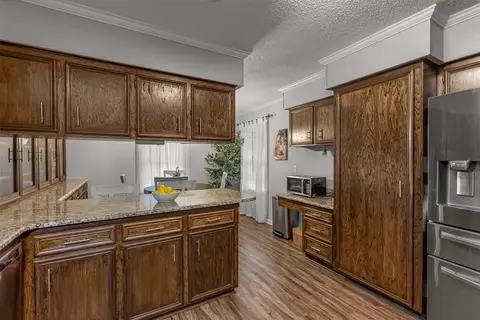 Kitchen - 1402 N Acres Cir, Springhill, LA 71075 photo 2 of 4