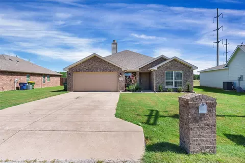 7304 Mistletoe Trl, Granbury, TX 76048