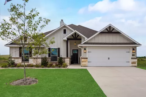 4803 Enclave Dr, Sanger, TX 76266