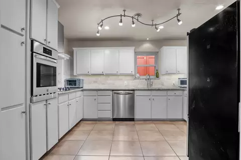 1002 Canton Rd, Cleburne, TX 76033 photo 9