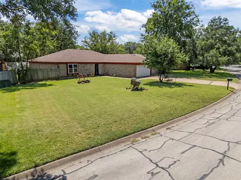 1002 Canton Rd, Cleburne, TX 76033