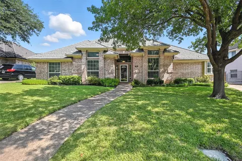 720 Herman Dr, Hurst, TX 76054