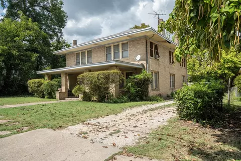305 Hill St, Farmersville, TX 75442