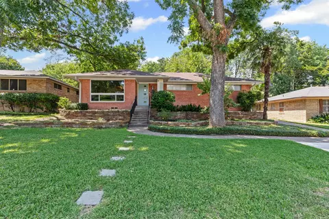 727 Green Castle Dr, Dallas, TX 75232