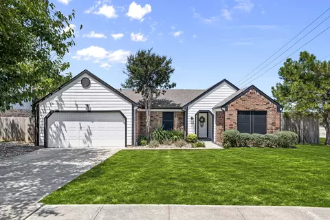 511 Sage Ln, Euless, TX 76039