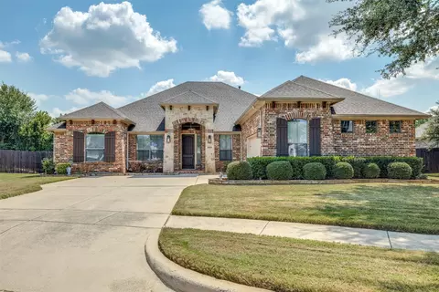 8001 Comstock Dr, Arlington, TX 76001