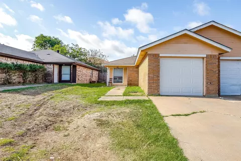 6725 Westcreek Dr, Fort Worth, TX 76133