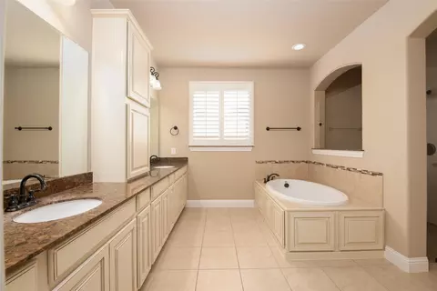 Bath - 1420 6th St, Argyle, TX 76226 photo 4 of 8