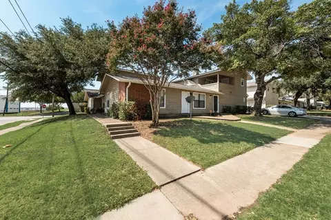 2166-2170 Knoll Crest Dr, Arlington, TX 76014