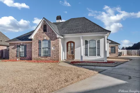 217 Roanoke Cir, Benton, LA 71006