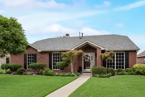 8302 Lake Bend Dr, Rowlett, TX 75088