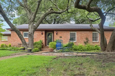 702 Thompson Dr, Richardson, TX 75080
