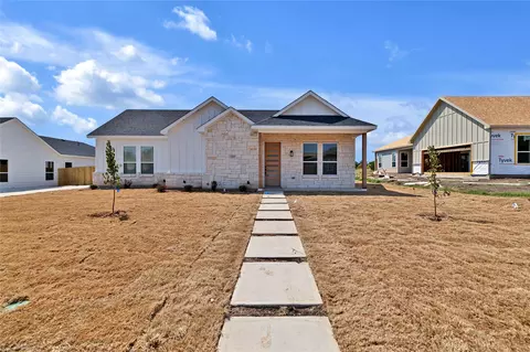 1210 Gannon Ln, Desoto, TX 75115
