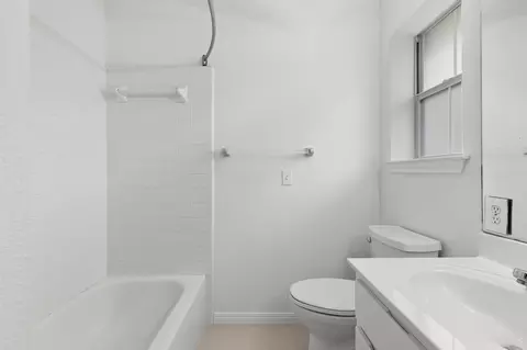 Bath - 403 Ocampo Ct, Waco, TX 76708 photo 2 of 4