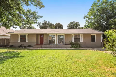 1107 Rock Creek Dr, Garland, TX 75040