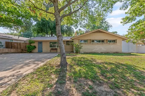 3622 Windsor St, Irving, TX 75062