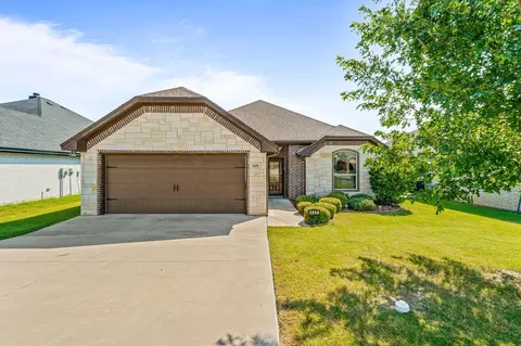 449 Silverton Dr, Granbury, TX 76049