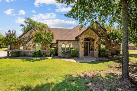 116 Sandstone Ln, Weatherford, TX 76085