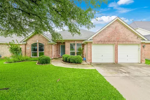 6929 Windwood Trl, Fort Worth, TX 76132