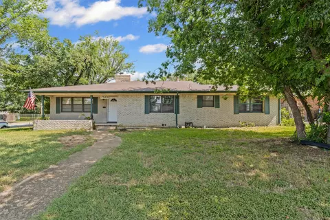 7501 S College Cir, North Richland Hills, TX 76180