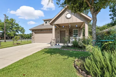 Exterior - 314 Frank St, Terrell, TX 75160 photo 2 of 5