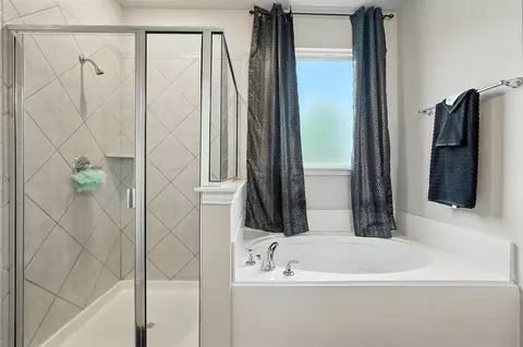 Bath - 314 Frank St, Terrell, TX 75160 photo 3 of 5