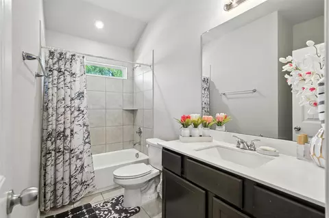 Bath - 314 Frank St, Terrell, TX 75160 photo 5 of 5