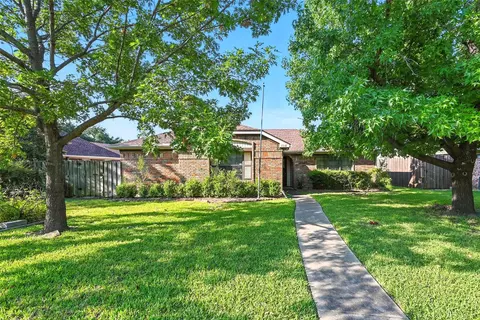 2318 Springfield Ln, Rowlett, TX 75088