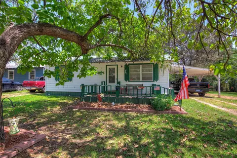 329 S Dunbar Ln, Emory, TX 75440