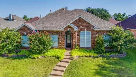 1417 Mayflower Ln, Lewisville, TX 75077