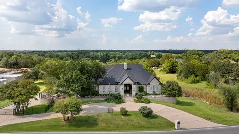 6410 Westover Dr, Granbury, TX 76049