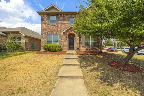 9137 Holiday Ln, Aubrey, TX 76227